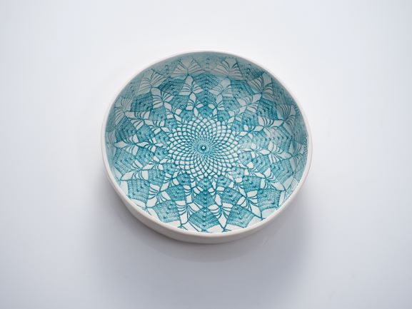 Granma’s _ round medium plate/platter - Μεσαίο στρογγυλό κεραμικό πιάτο/πιατέλα