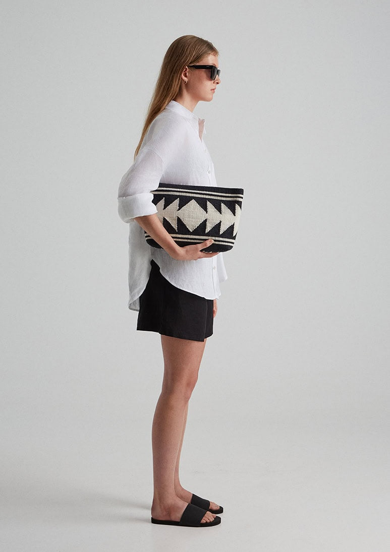 Azur Midi Clutch Bag – Black