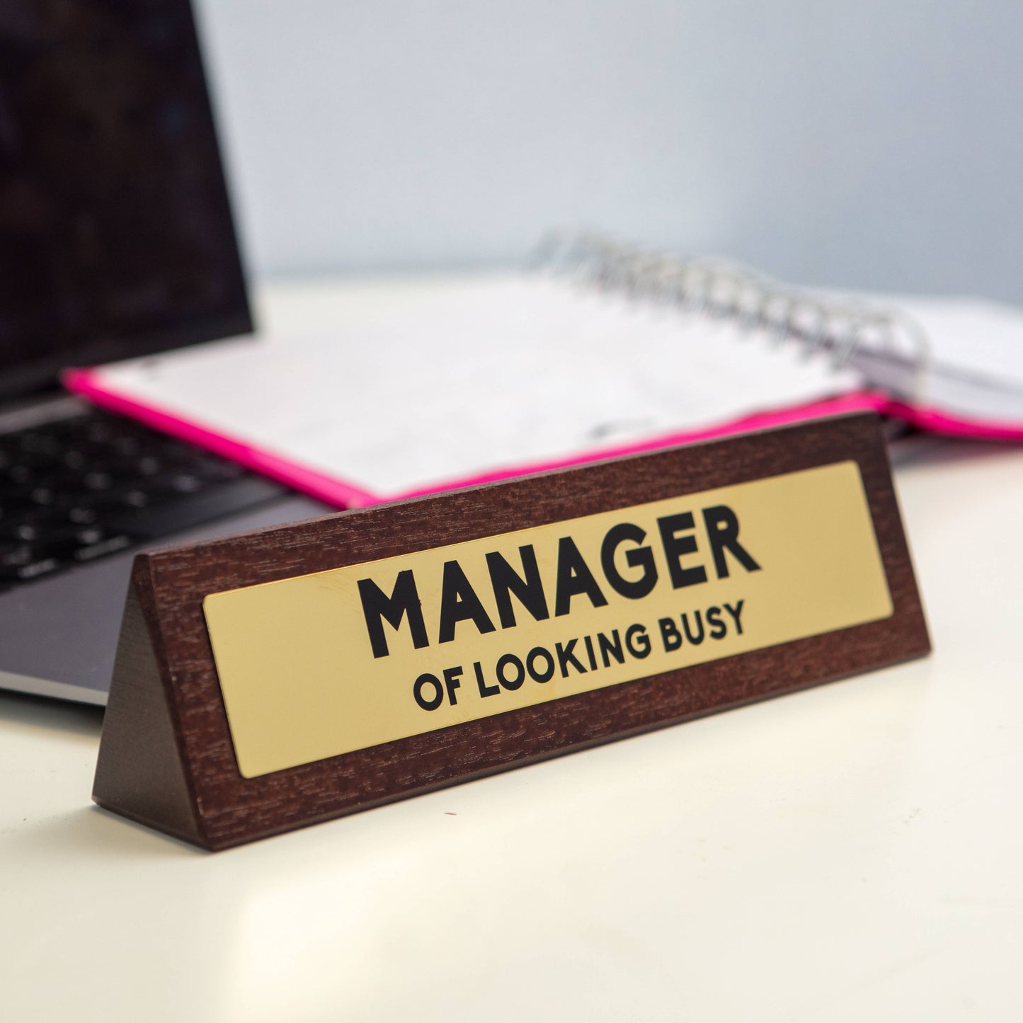 'Manager of Looking Busy' Desk Sign - Joke/Novelty Gifts