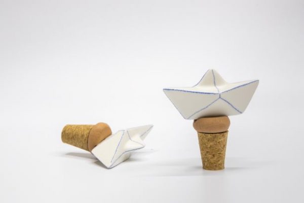 Ceramic bottle cork – little boat | Κεραμικό πώμα κρασιού - Καραβάκι